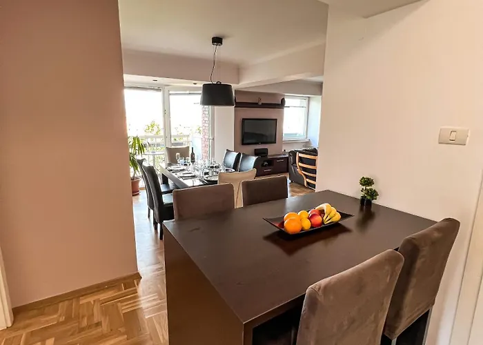 Centre Luxury Apartment